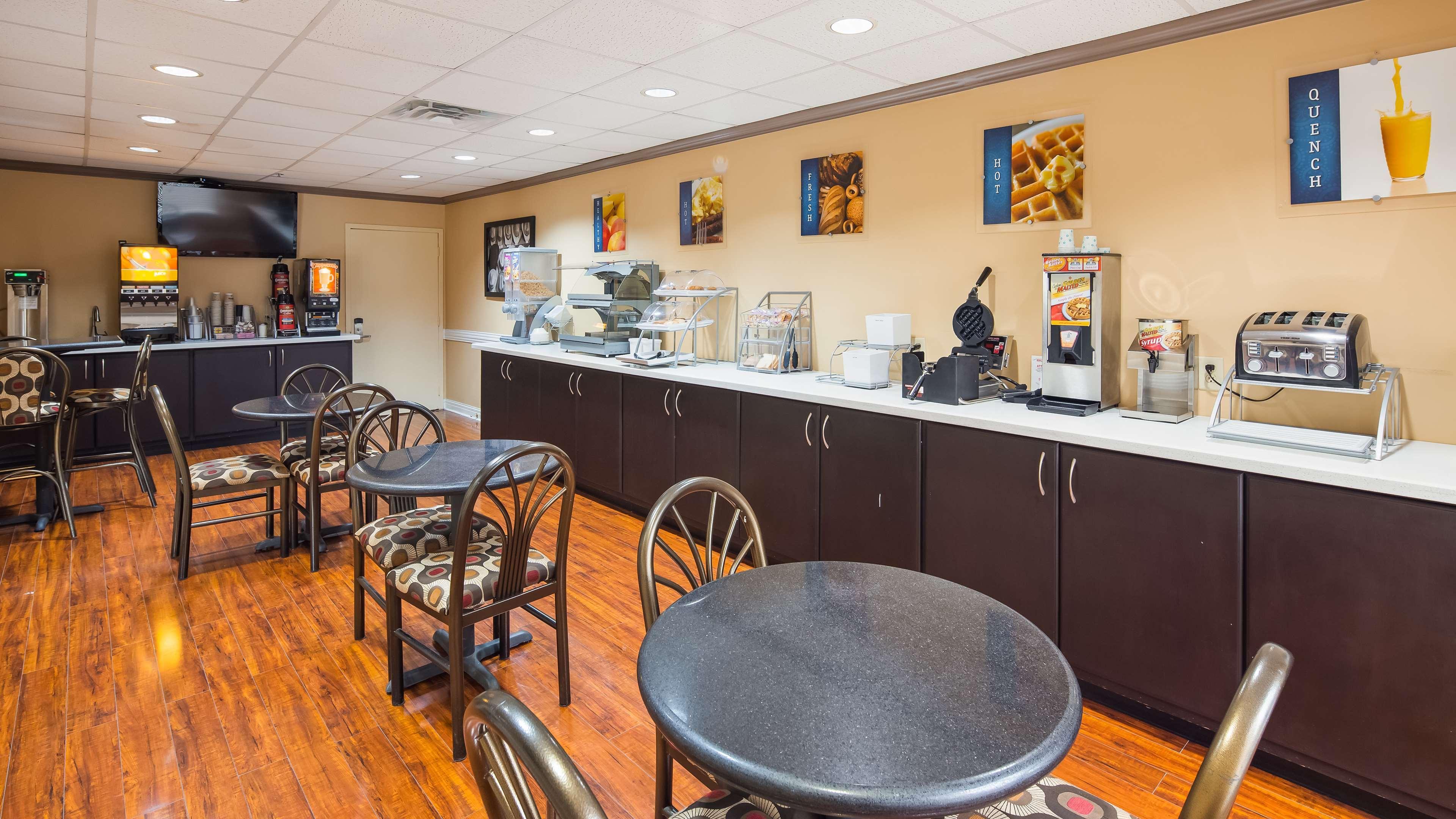 Best Western Plus Kingston Hotel And Conference Center מראה חיצוני תמונה