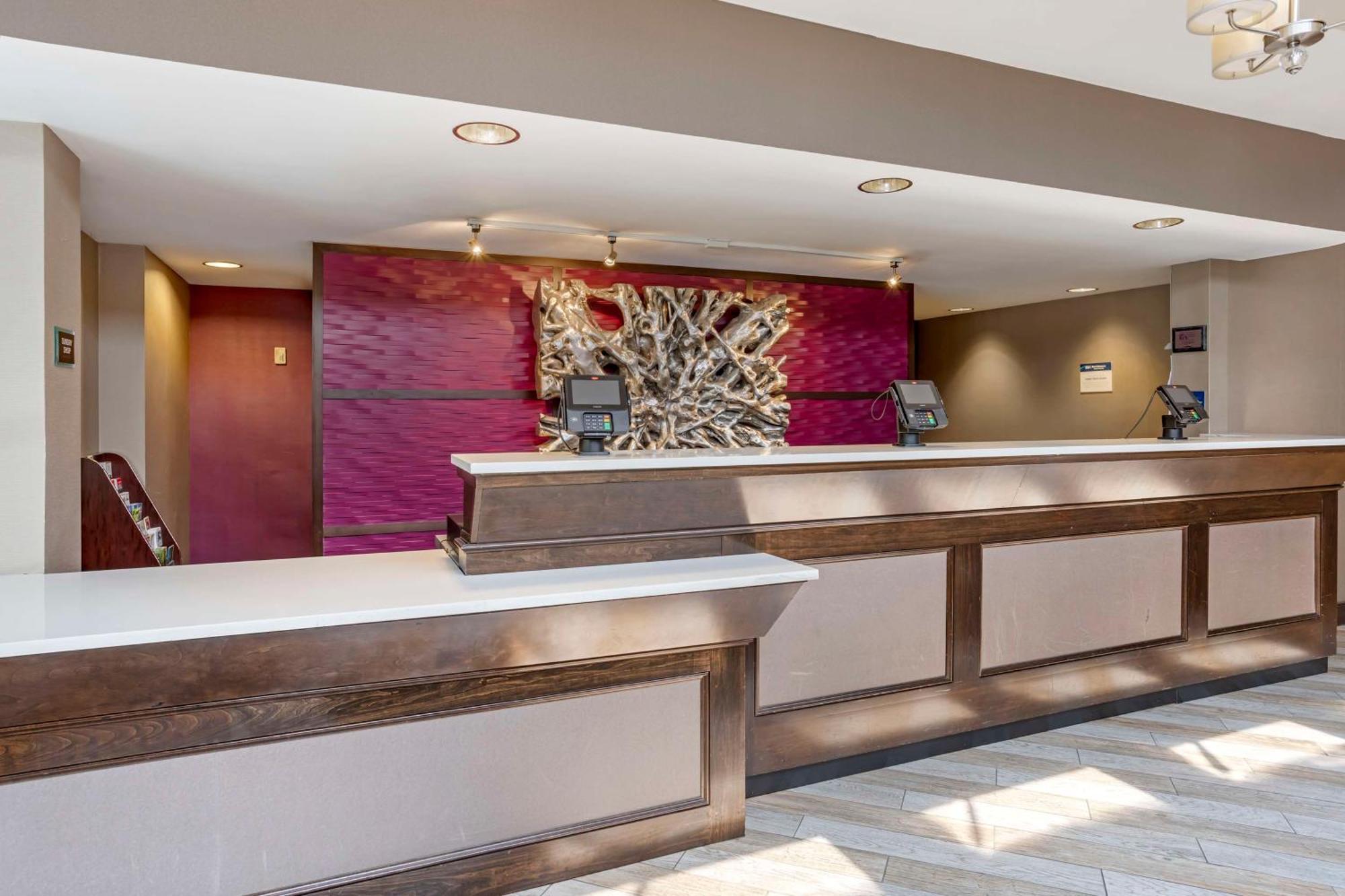 Best Western Plus Kingston Hotel And Conference Center מראה חיצוני תמונה